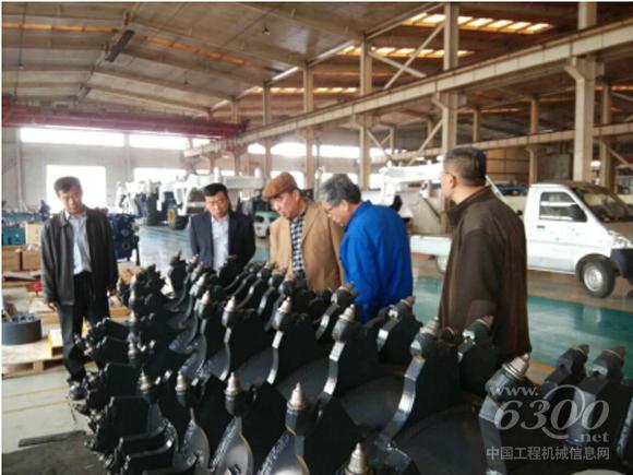 机械工业经济管理研究院院长到<a href=//product.d1cm.com/brand/degong/ target=_blank>德工</a>参观调研