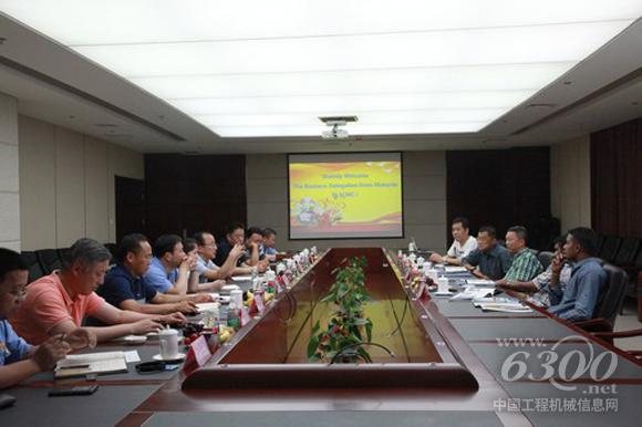 马来西亚多家公司到<a href=//product.d1cm.com/brand/shanjian/ target=_blank>陕建机</a>械参观洽谈