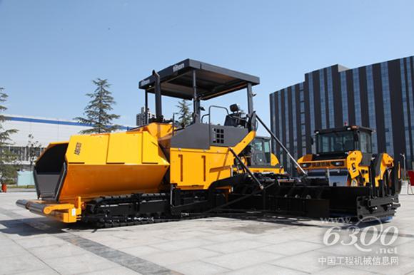 陕建机械 SCMC沥青混凝土<a href=//product.d1cm.com/liqingtanpuji/ target=_blank>摊铺机</a>被授予“西安市名牌产品”称号