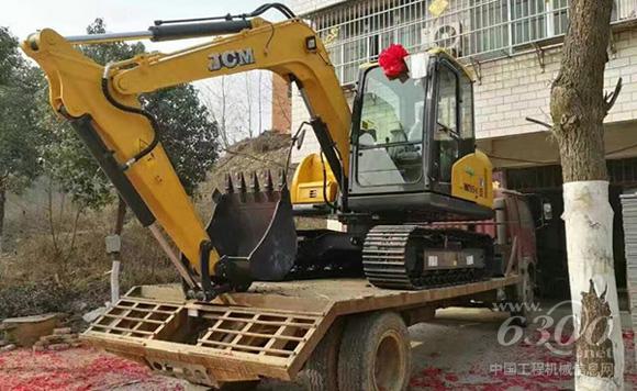 山重建机<a href=//product.d1cm.com/wajueji/ target=_blank>挖掘机</a>“出嫁”