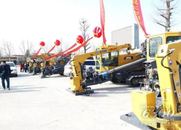 在暖春订货会上的徐工<a href=//product.d1cm.com/shuipingzuan/ target=_blank>水平定向钻</a>机